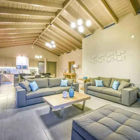 Artina Luxury * Marathiás